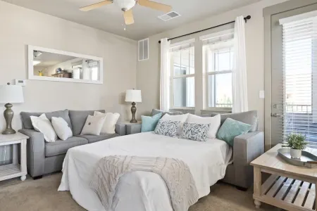 New-home suite home+fireplace+ski+hot tub+21 mi. to SLC