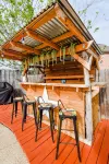 Txshapedprivatepool&Spa.TikiBar.PuttingGreen.Gameroom.Patios.Playground.Firepit