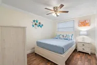 Sunny Escape in Pinellas Park