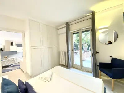 "MOTTOLA APARTMENT" SUITE with Terrace 200 m from the sea