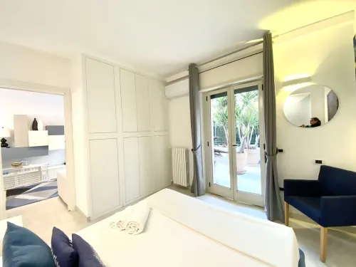 "MOTTOLA APARTMENT" SUITE with Terrace 200 m from the sea