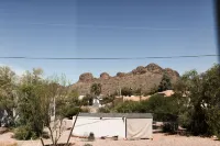 Newly Built Home with Mountain Views perfect for your next Desert Escape