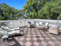 Cozy cottage with rooftop deck, fire pit, hot tub & community boat dock and cove Hotels in Bosque County