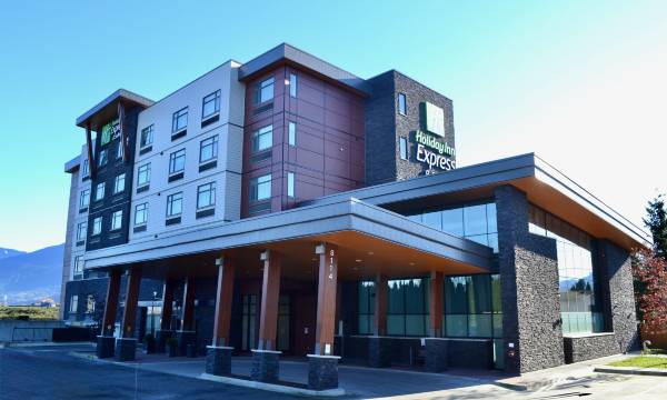 Holiday Inn Express & Suites Chilliwack East by IHG