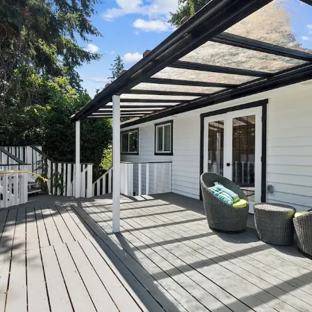 Charming 2-bedroom house in wonderful Burien with 500mbps  speed WiFi,