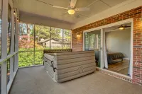 Luxury Golf Simulator, Golden Tee, Shuffleboard, Hot Tub and Stunning Views!