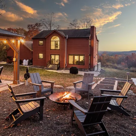 Luxury Escape with Panoramic Mountains Views