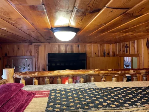 Your going to fall in love with this cabin.outstanding for family,multi families