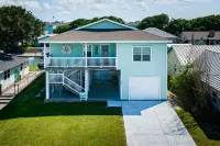 Texas Riviera Canal Waterfront Home - Perfect Beach & Fishing Getaway Location