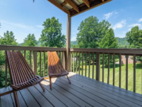 Apartment on the Knoll with private pool Hotels in Nelson County