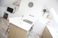 Brand New 1 Bedroom Apartment in Central Location