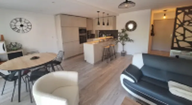 Trois Pièces , Terrasse, 15' à Pied de la mer Hotels in Saint-Cyr-sur-Mer