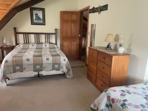 Enjoy the county life with great views and a very peaceful setting.