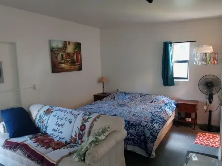 King Studio Near Canyon Zipline, Juniper, Silver Springs -Level 2 EV Car Charger