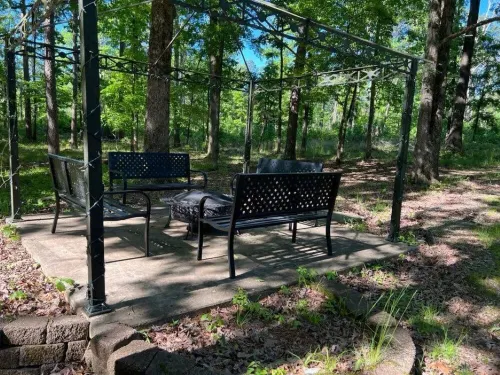 Resort Home on .5 Wooded Acres Sleeps up to 14. Fire pit for Smores! Hot Springs Hotels in Hot Spring County