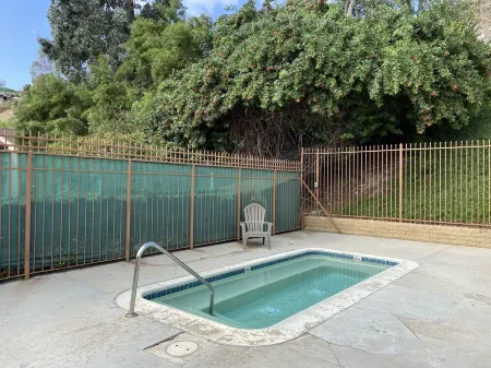 Townhouse  3BR for 6, Pool, SPA, Tenis Walk to Plaza Bonita Mall 15Min Downtown