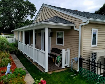 Cityline suite Three miles to PC, RIC, BROWN, JWU, &RISD ポータケットのホテル