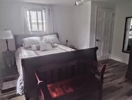 Cute, convenient, quiet Eagle River 2 bedroom home