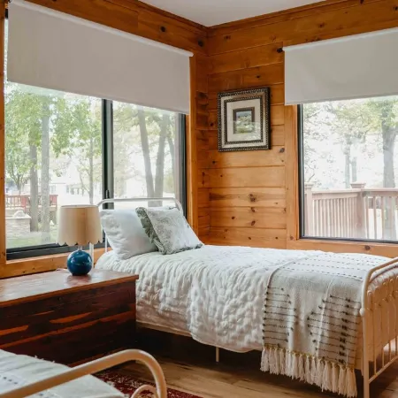 Rosemary on Grand - Cottage Core Lakehouse w/ ADA Dock in Gated Community Отели в г. Клиора