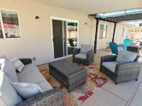 Minutes to Lake Havasu and Havasu Riviera Marina! Beautiful Pool & Spa Home!