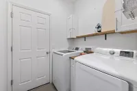 Beautiful home w/ an amazing pool area and everything you need! Prime Location!