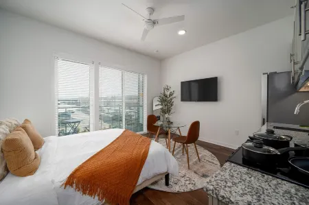 Exquisite Studio l DT Birmingham w Private Balcony Отели рядом с достопримечательностью «Университет Алабама в Бирмингем»