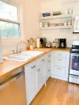 UNC Cottage- near Univ/Hospital, YMCA, Franklin St