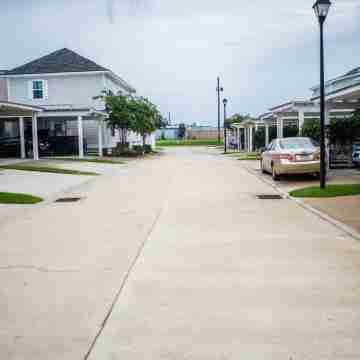 located in the downtown Lake Charles!!! 5 min drive to the civic center Others