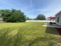 Lovely 3 bedroom, 2 Bath Home in Lake Park near I-75!