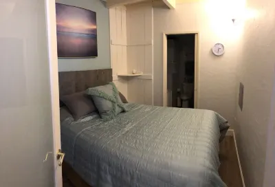 1 bed , 2 bath