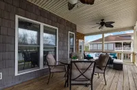 Tranquil waterfront getaway