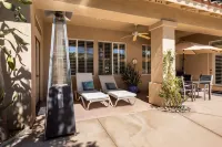 Luxury, spacious, spa home, sleeps 8, Chef Kitchen, office, plus sep. casita.