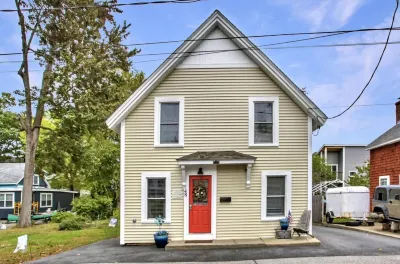 Plush 5BR OOB Haven w/ Fire Pit Hotels near Blue Ocean