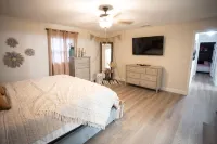 Mayfair Forrest Retreat !Come and Enjoy our Clean and Spacious home sleeps 18! Hotels near Willa Springs