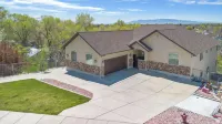 Springville Welcome Home: spacious 5-bedroom house in delightful Springville