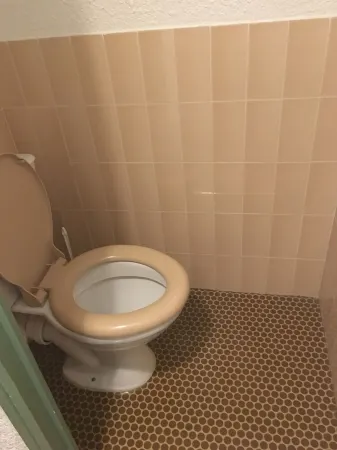 Quiet studio near the center of Allos, close to the famous lake, the Verdon and skiing. Отели рядом с достопримечательностью «Коль д'Ало»