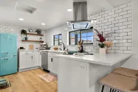 Cozy Studio- Pets Welcome! Hot Tub on site!