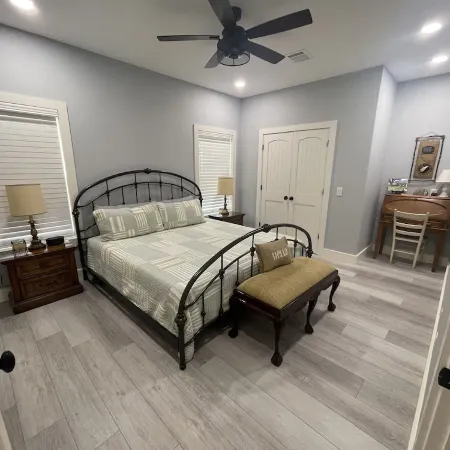 2 bed, 2 bath cabin located in the country just west of College Station.