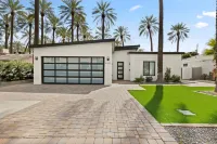 Stylish Paradise • Heated Pool & Spa • Cabana + Outdoor Kitchen • Near Old Town