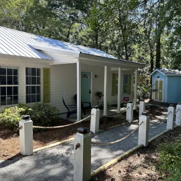 Tranquil Private Home, Heart of Inlet, easy walk to Marshwalk and Restaurants