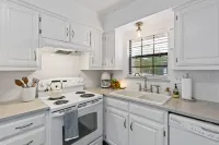 || McKinney Manor || Cottage in Historic Downtown McKinney