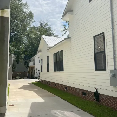 Pet-Friendly 1Br/1BA Historic District Carriage House 4 Blocks to Riverwalk