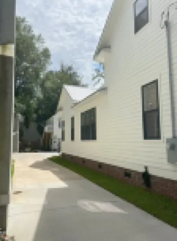 Pet-Friendly 1Br/1BA Historic District Carriage House 4 Blocks to Riverwalk
