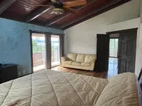 Family luxury villa w/Pool Hilo — 5 min from the beach!