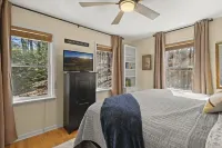 Beech Mountain Vibes: Golf, Ski, Hike, Grill, Deck, and View