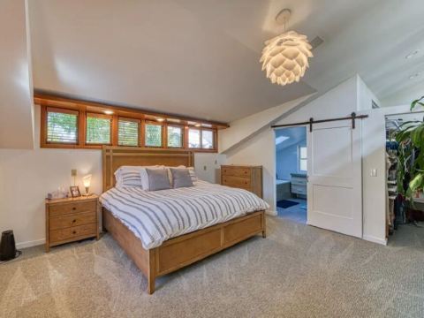 Gorgeous home in the peaceful Wonderland lake neighborhood