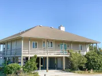 Peaceful Getaway with Amazing Views - Cape Lookout & Beaufort nearby - SLEEPS 8 Hotels in Carteret County