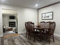 Charming farmhouse with 4 bedrooms, indoor pool, WiFi and AC in soothing Otsego