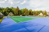 Amazing Lake Michigan Views: Completely Remodeled and Steps from Lake Michigan! Hotels in Stevensville