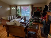 Home 5-7 minutes from Sea-Tac airport,